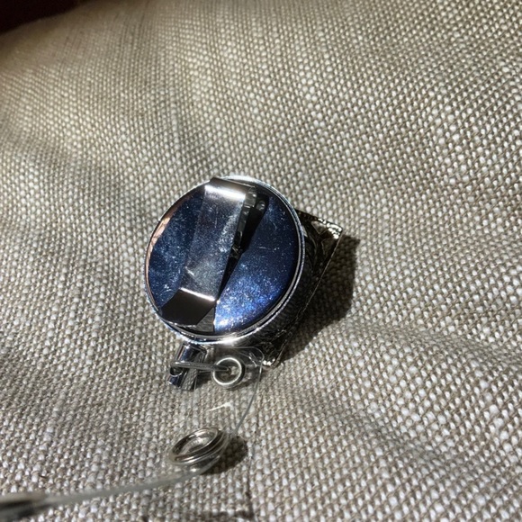 Bling Badge Reel Work ID Holder - Picture 2 of 2